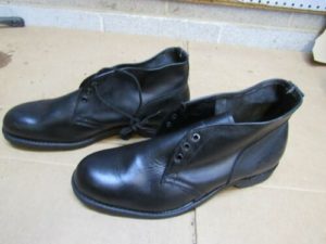 Boon dockers are shoes that were issued in the military to new recruits